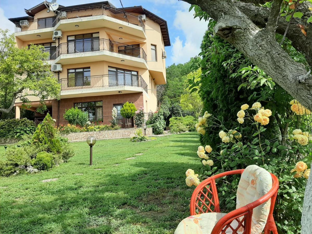 Villa Prolet General-Kantardzhievo Exteriör bild