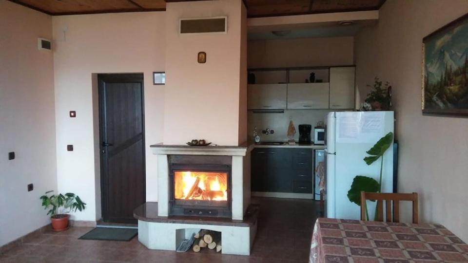 Villa Prolet General-Kantardzhievo Exteriör bild