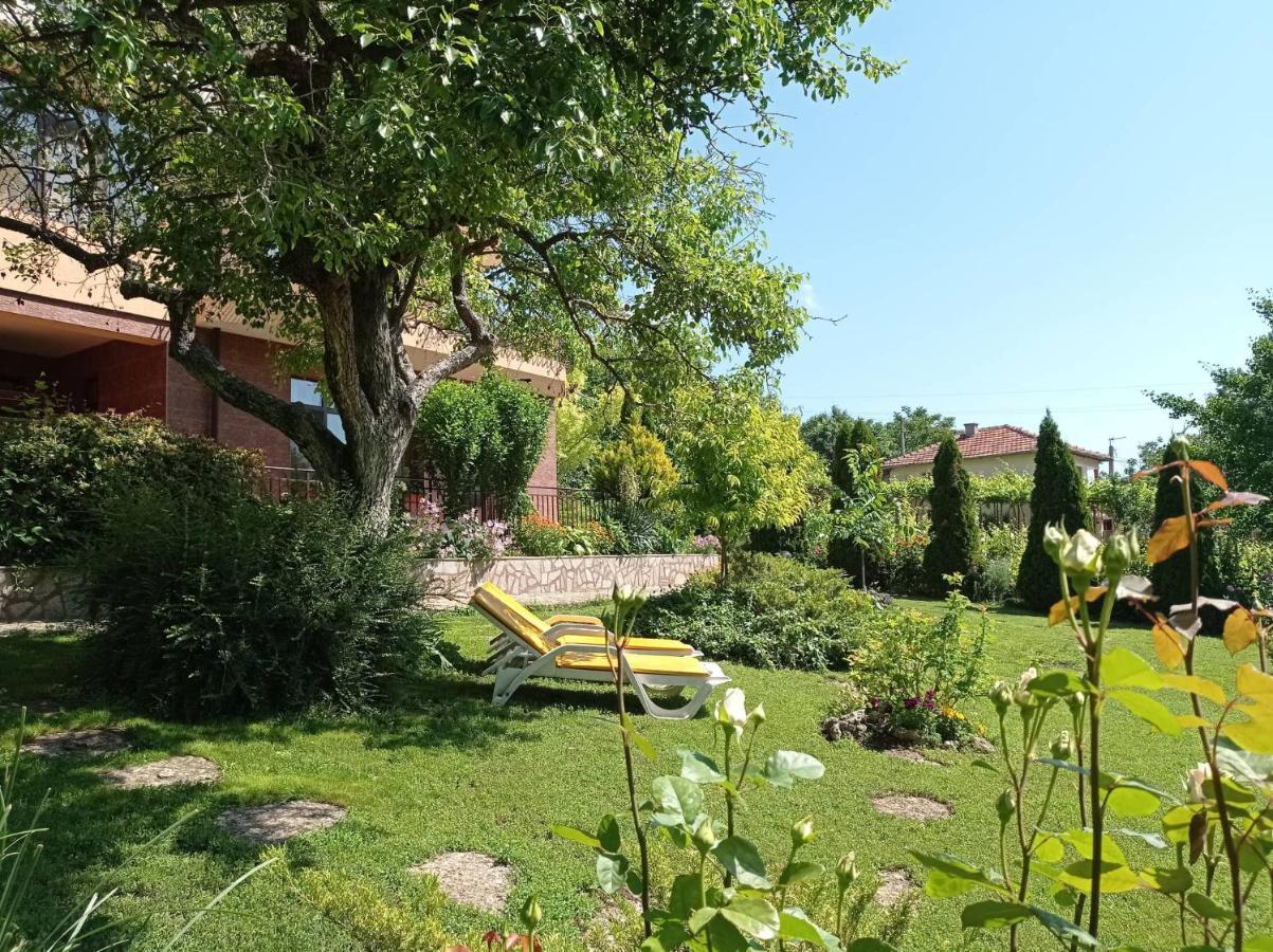Villa Prolet General-Kantardzhievo Exteriör bild