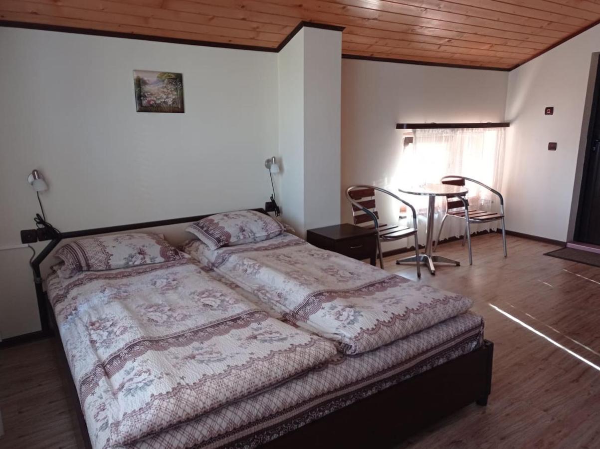 Villa Prolet General-Kantardzhievo Exteriör bild