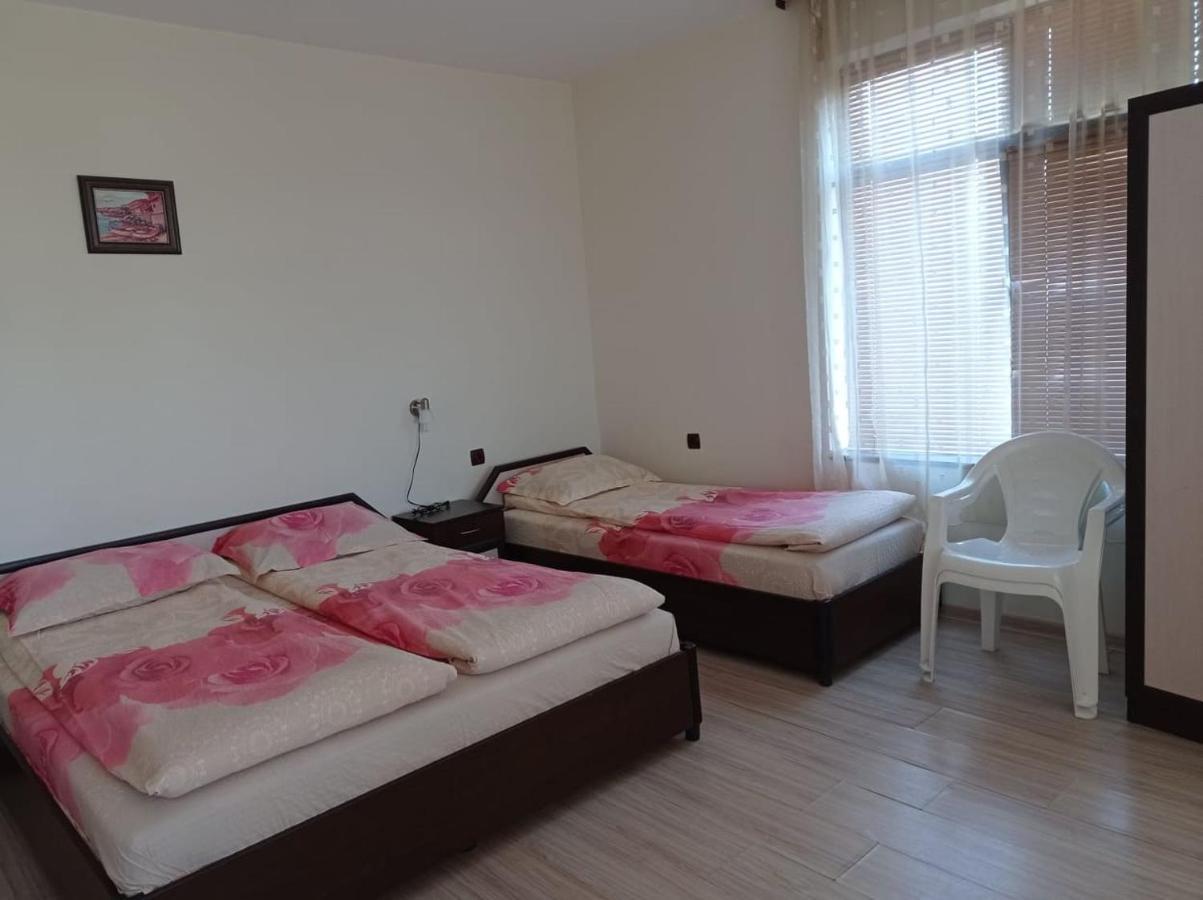 Villa Prolet General-Kantardzhievo Exteriör bild