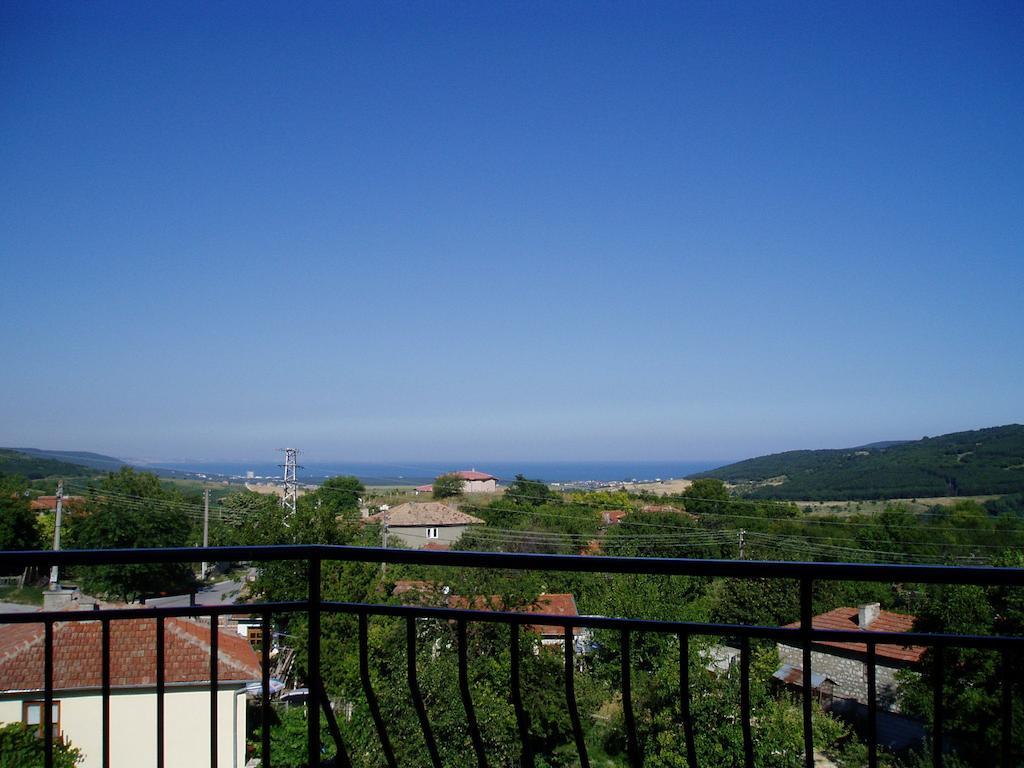 Villa Prolet General-Kantardzhievo Rum bild