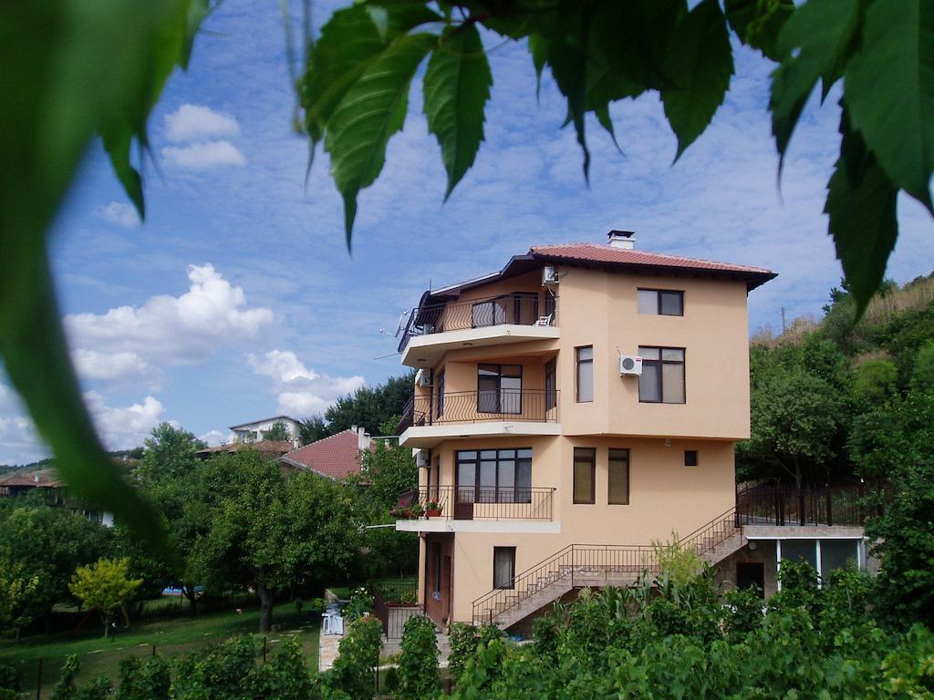 Villa Prolet General-Kantardzhievo Rum bild